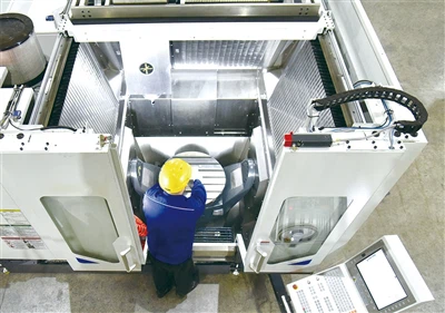 Топ седем предимства на 5-осева CNC обработка с CNC система от висок клас, ко...